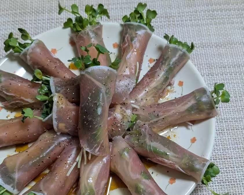 かいわれ大根とアボカドの生ハム巻き