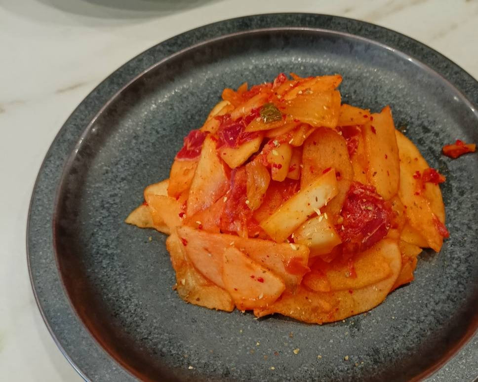 りんごとキムチの前菜サラダ